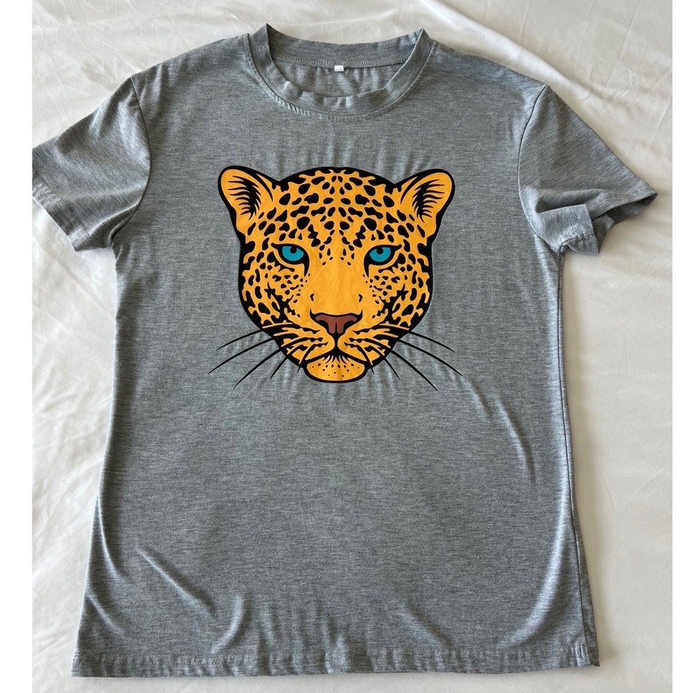 Gray Leopard Graphic T-Shirt Short Sleeve Crew Neck Blue Eyes Animal Print Top